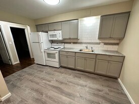 1924 Sutton Ave in Cincinnati, OH - Building Photo