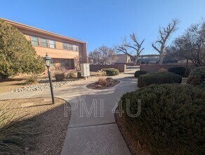 1405 San Carlos Rd SW in Albuquerque, NM - Foto de edificio - Building Photo