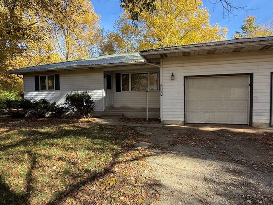 22898 Co Rd 28 in Goshen, IN - Building Photo