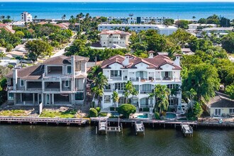 549 NE 19th Ave in Deerfield Beach, FL - Building Photo - Building Photo