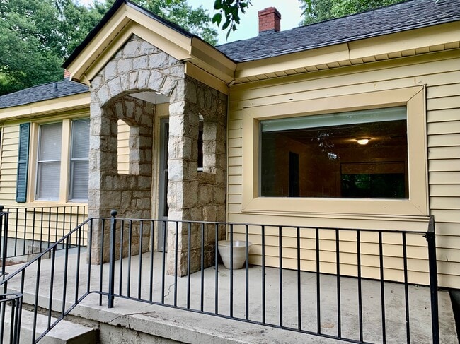 290 Sunset Dr in Athens, GA - Building Photo - Building Photo