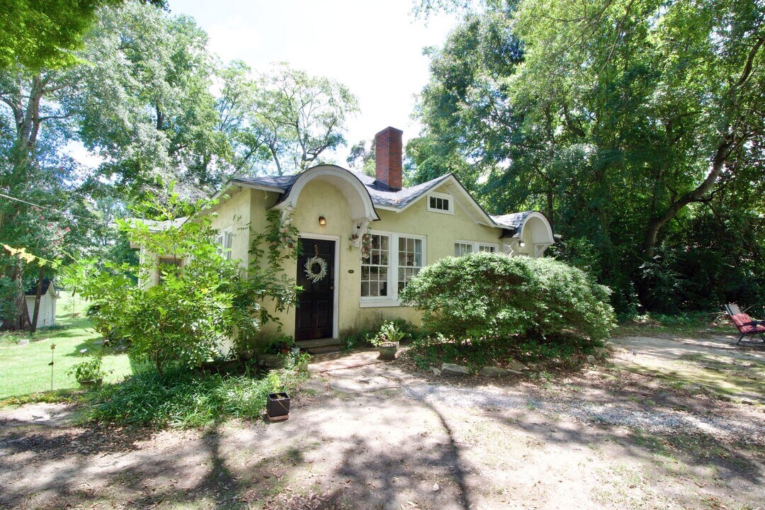 531 Wrights Mill Rd in Auburn, AL - Building Photo
