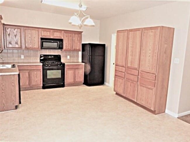 18042 Platinum Springs Dr in Tomball, TX - Building Photo - Building Photo