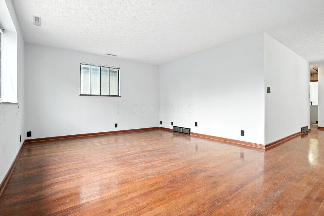 295 E Whittier St in Columbus, OH - Building Photo