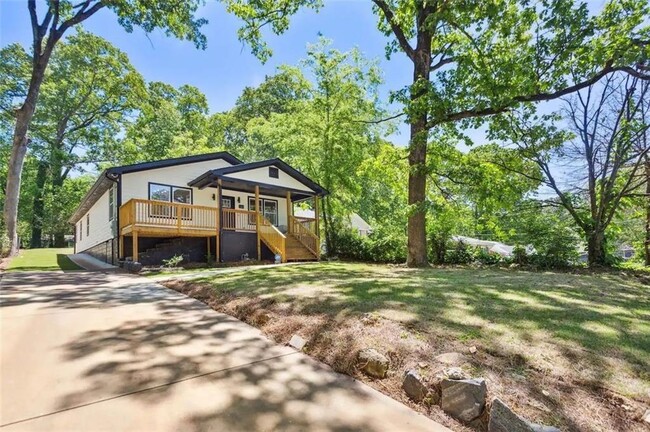 725 Alta Pl NW in Atlanta, GA - Foto de edificio - Building Photo