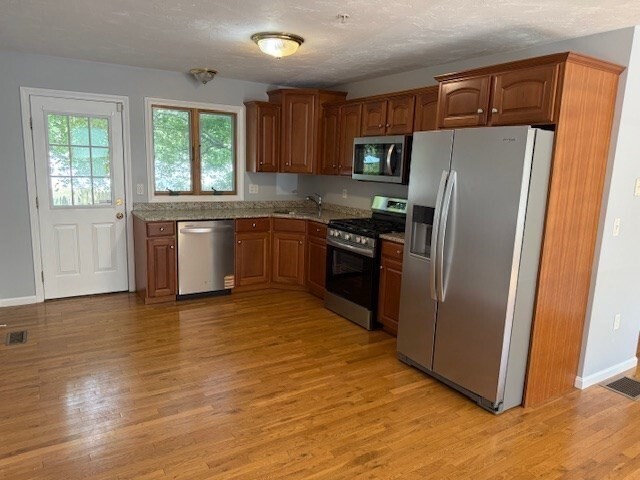 955 Pleasant St in Weymouth, MA - Building Photo - Building Photo