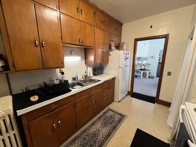 2128-2130 E 2nd St in Duluth, MN - Foto de edificio - Building Photo