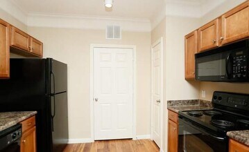 9500 West Rd in Houston, TX - Building Photo - Building Photo