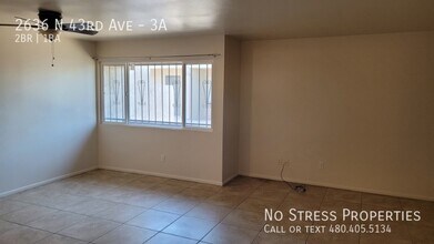 2636 N 43rd Ave in Phoenix, AZ - Foto de edificio - Building Photo