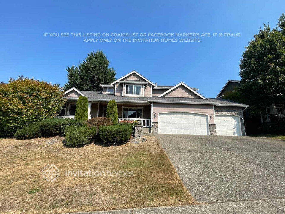 11813 184th Street E in Puyallup, WA - Building Photo