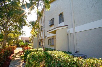 606 Gardens Dr in Pompano Beach, FL - Building Photo - Building Photo