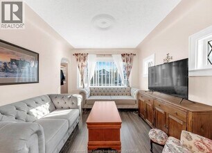 2257 Charl Ave in Windsor, ON - Building Photo - Building Photo