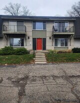 19820 W 12 Mile Rd in Southfield, MI - Building Photo