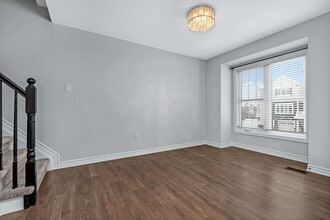 405 Gerardia Ln in Ottawa, ON - Building Photo - Building Photo