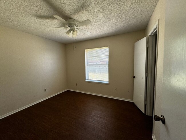 6807 Springdale Ln in North Richland Hills, TX - Building Photo - Building Photo