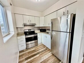 1821 N 17th Ct in Hollywood, FL - Building Photo - Building Photo