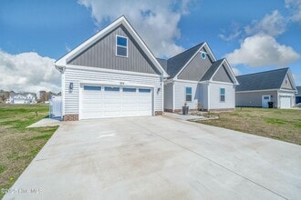 304 Sailors Wy in Elizabeth City, NC - Building Photo - Building Photo