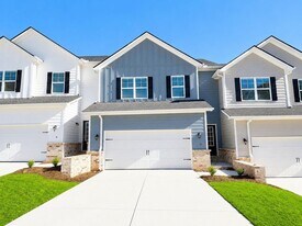 151 Chase Xing in Cornelia, GA - Building Photo
