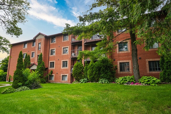 Cedar Grove in Barrie, ON - Building Photo - Building Photo