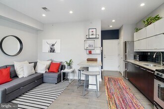 1343 Lombard St in Philadelphia, PA - Building Photo - Building Photo