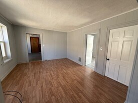 1121 St Vincent St in Utica, NY - Building Photo