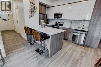 49 Walnut St S in Hamilton, ON - Building Photo - Building Photo