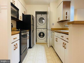 7715 Lafayette Forest Dr in Annandale, VA - Building Photo - Building Photo