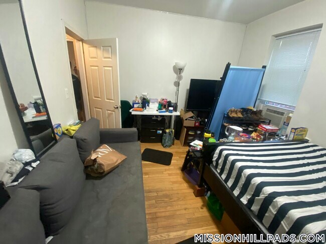 1460 Tremont St in Boston, MA - Foto de edificio - Building Photo