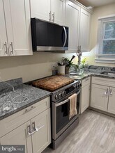 4325 Maple Ave in Bethesda, MD - Building Photo - Building Photo