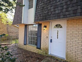 3689 E Olive Rd in Pensacola, FL - Building Photo