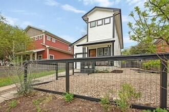 1810 Poquito St in Austin, TX - Building Photo - Building Photo