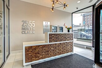 2555 N Clark St in Chicago, IL - Building Photo - Building Photo