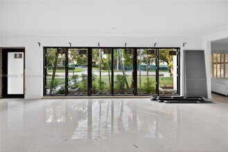 1100 N Shore Dr in Miami Beach, FL - Building Photo - Building Photo