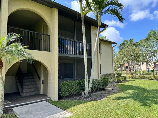 539 Shady Pine Way in Greenacres, FL - Building Photo - Building Photo