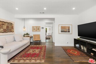 3954 Redwood Ave in Los Angeles, CA - Building Photo - Building Photo