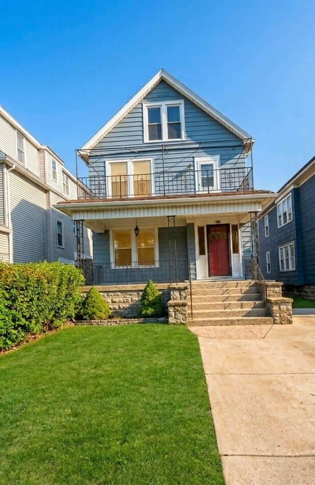77 Lovering Ave, Unit #2 Upper Flat, Unit #2 Upper Flat