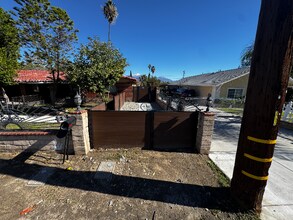 7215 Del rosa in San Bernardino, CA - Foto de edificio - Building Photo