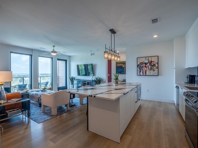 1701 Simond Ave in Austin, TX - Building Photo - Building Photo