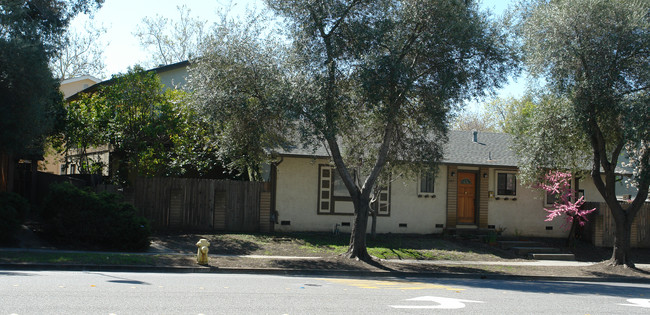 332 Washington Blvd in Fremont, CA - Foto de edificio - Building Photo