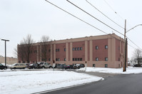 Brandegee Garden Apartments in Utica, NY - Foto de edificio - Building Photo