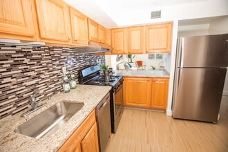 Castle Square in Boston, MA - Foto de edificio - Building Photo