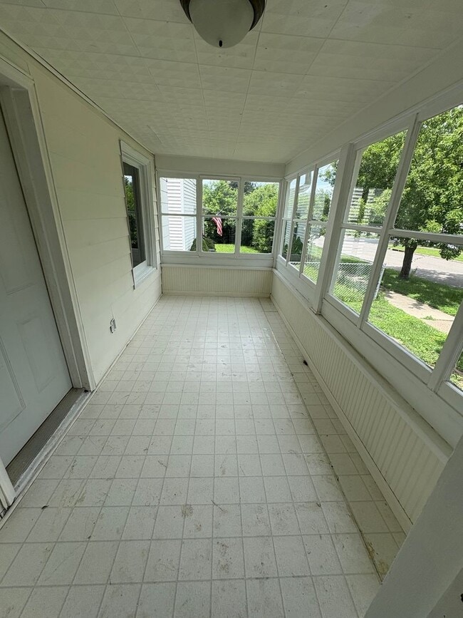 1102 Hawthorne Ave in Waterloo, IA - Building Photo - Building Photo