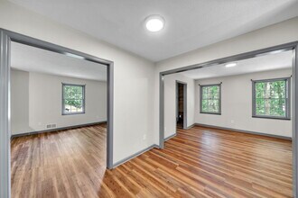 5902 Cumming Hwy in Canton, GA - Building Photo - Building Photo