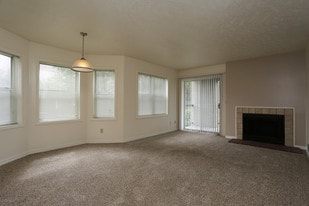 Westover Gardens Apartments in Denver, CO - Building Photo