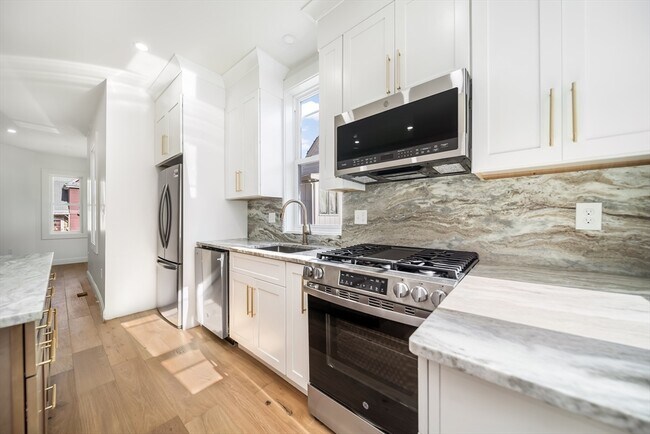 9 Knollin St in Malden, MA - Building Photo - Building Photo