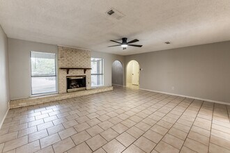 1914 Rosewood Ln in Huntsville, TX - Building Photo - Building Photo