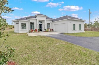 2662 2nd St NW in Naples, FL - Building Photo - Building Photo