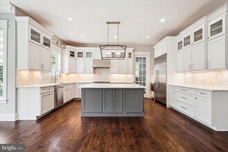 1565 Hane St in McLean, VA - Building Photo - Building Photo