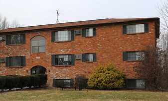 Lakewood Park Apartments in Milford, OH - Building Photo