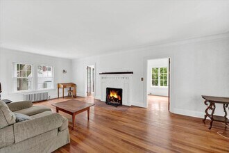 171 Goldens Bridge Rd in Bedford, NY - Foto de edificio - Building Photo